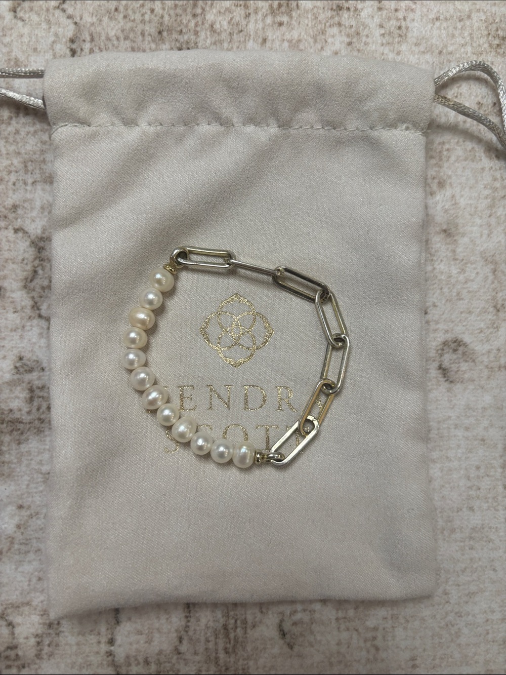 Kendra Scott elastic pearl and gold Link bracelet